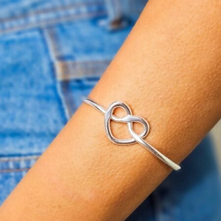 Bracelete com coração vazado delicado _ ref212